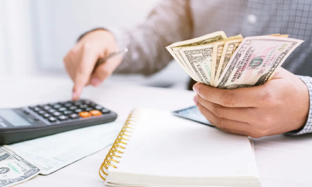 Salário mínimo na Índia em dólares americanos (2026): taxas estaduais, pagamento por hora e regras de conformidade