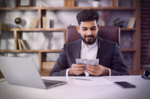 Pay employees in India